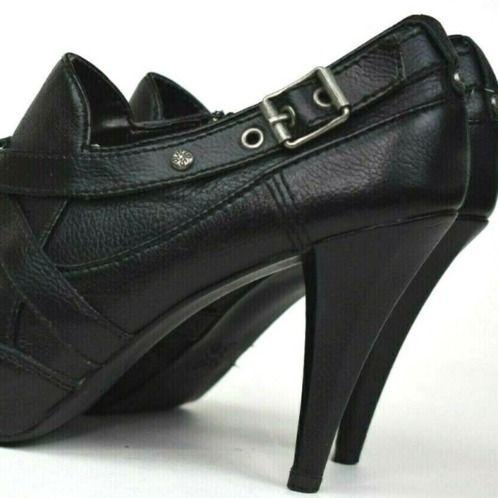 Vera Wang IBIS Black 4" Heels Leather Bootie 9 1/2 M - Picture 5 of 13